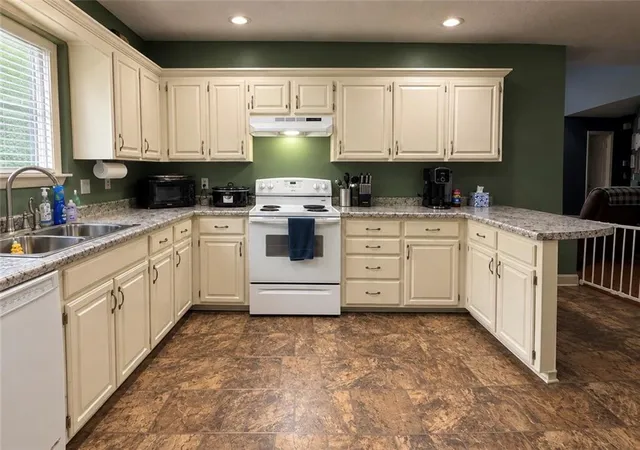 Photo 3 of Single family home for sale at 510 S Dyer St, Odessa, MO 64076 | MLS# 2639540 | Listing updated on 2026-10-08
