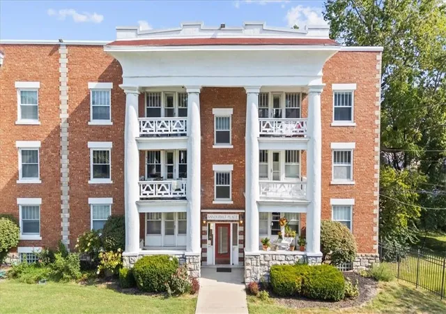 Photo 1 of Condo for sale at 406 E 43rd Street #2E, Kansas City, MO 64110 | MLS# 2639557 | Listing updated on 2026-09-12