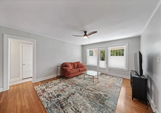 Listing Photo 4 - Condo for sale in building located at 406 E 43rd St, Kansas, MO 64110 - Unit #2E
