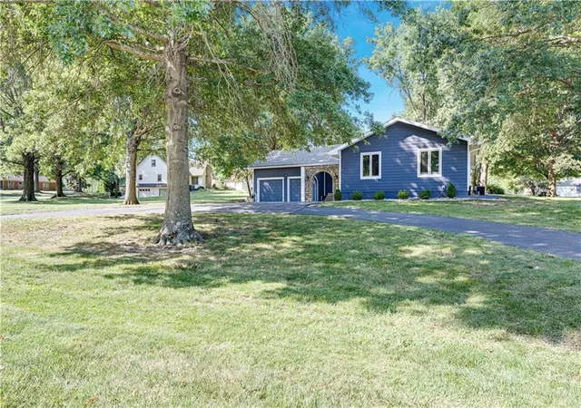 Single family home for sale at 12001 W 150th Circle, Olathe, KS 66062 | MLS# 2639573