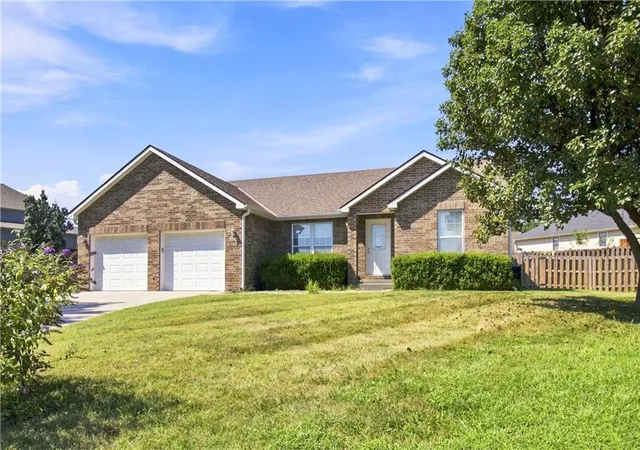 Photo 1 of Single family home for sale at 1595 Roanoke Ct, Warrensburg, MO 64093 | MLS# 2639585 | Listing updated on 2026-09-11