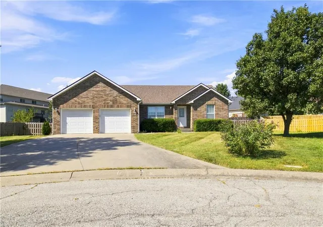 Photo 3 of Single family home for sale at 1595 Roanoke Ct, Warrensburg, MO 64093 | MLS# 2639585 | Listing updated on 2026-09-11