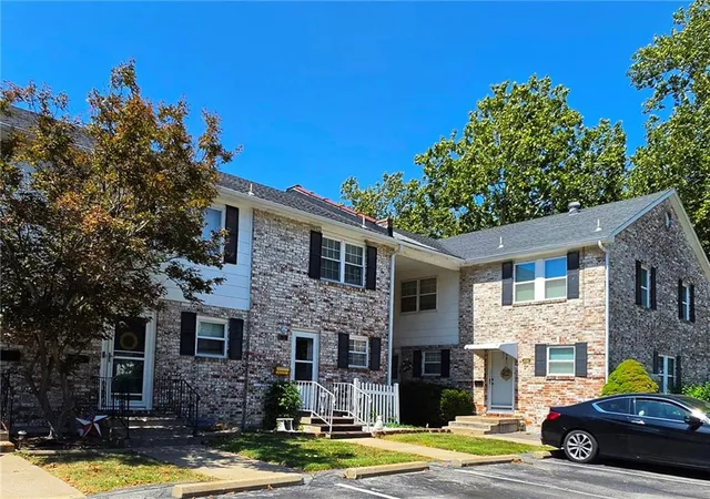Photo 2 of Townhouse for sale at 8310 Woodward St, Overland Park, KS 66212 | MLS# 2639589 | Listing updated on 2026-10-09