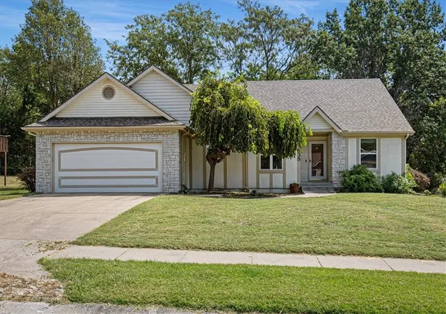 Single family home for sale at 11835 Virginia St, Kansas City, MO 64131 | MLS# 2639615 | Listing updated on 2026-09-14