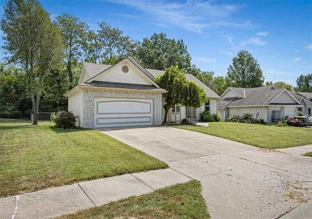 Photo 4 of Single family home for sale at 11835 Virginia St, Kansas City, MO 64131 | MLS# 2639615 | Listing updated on 2026-09-14