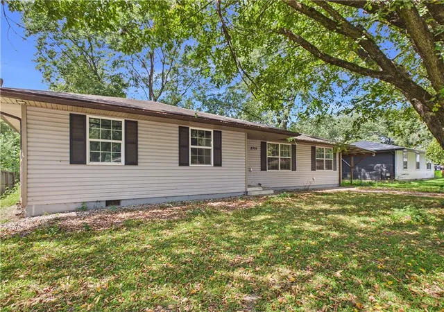 Photo 1 of Sale Pending at 2705 Rosebud Cir, Sedalia, MO 65301 | MLS# 2639626 | Listing updated on 2026-09-15