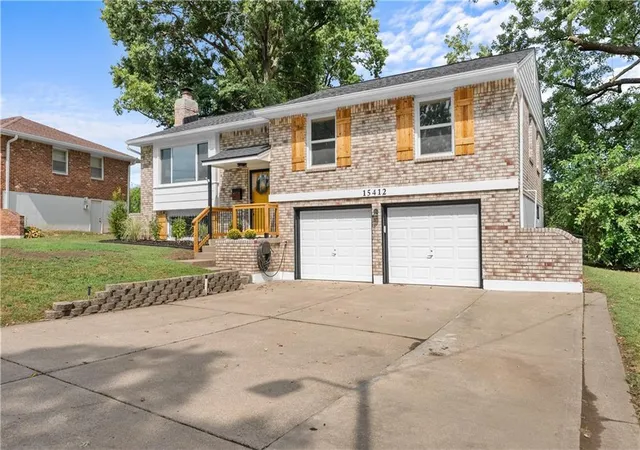 Photo 3 of Single family home for sale at 15412 E 42nd Place, Independence, MO 64055 | MLS# 2639647 | Listing updated on 2026-09-12