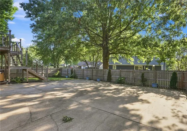 Photo 3 of Single family home for sale at 3204 Se 5th Court, Blue Springs, MO 64014 | MLS# 2639670 | Listing updated on 2026-09-11