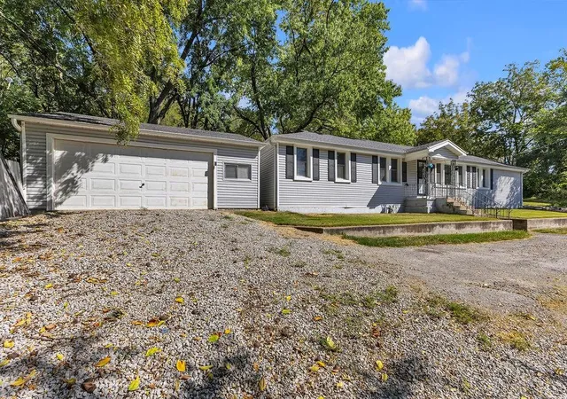 Photo 3 of Sale Pending at 103 E Vassar St, Saint Joseph, MO 64504 | MLS# 2639672 | Listing updated on 2026-09-09
