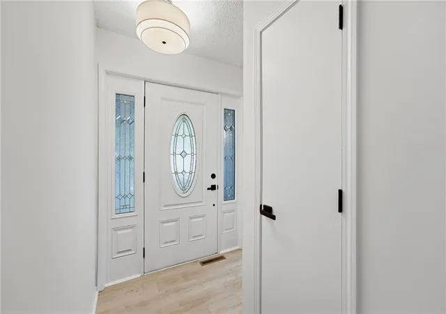 Photo 4 of Sale Pending at 1809 NE Gatewood Dr, Lees Summit, MO 64086 | MLS# 2639675 | Listing updated on 2026-09-13