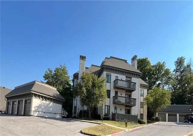 Photo 3 of Condo for sale at 303 E Partridge Ave, Independence, MO 64055 | MLS# 2639695 | Listing updated on 2026-09-14