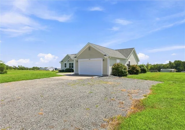 Photo 3 of Single family home for sale at 529 Nw 1421st Road, Holden, MO 64040 | MLS# 2639717 | Listing updated on 2026-10-07