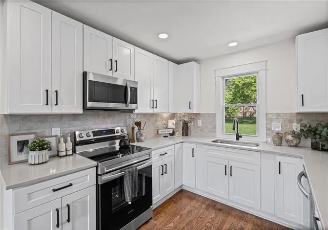 Photo 3 of Single family home for sale at 6333 Blue Ridge Cut Off, Kansas City, MO 64133 | MLS# 2639722 | Listing updated on 2026-09-15
