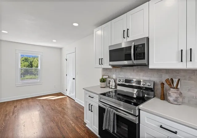 Photo 3 of Single family home for sale at 6333 Blue Ridge Cut Off, Kansas City, MO 64133 | MLS# 2639722 | Listing updated on 2026-09-29