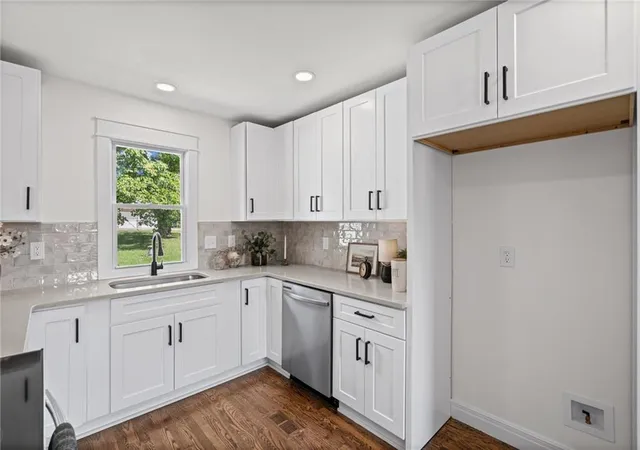 Photo 3 of Sale Pending at 6333 Blue Ridge Cut Off, Kansas City, MO 64133 | MLS# 2639722 | Listing updated on 2026-10-16