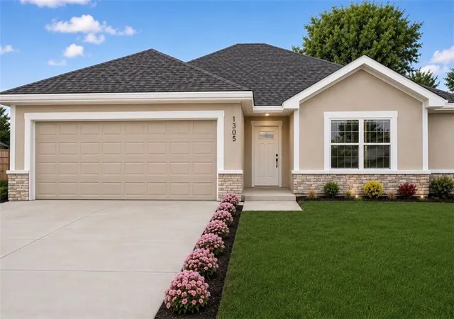Photo 1 of Sale Pending at 1305 Ne White Oaks Ln, Oak Grove, MO 64075 | MLS# 2639723 | Listing updated on 2026-10-05