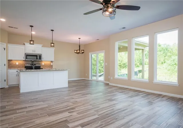 Photo 2 of Sale Pending at 1305 Ne White Oaks Ln, Oak Grove, MO 64075 | MLS# 2639723 | Listing updated on 2026-10-05