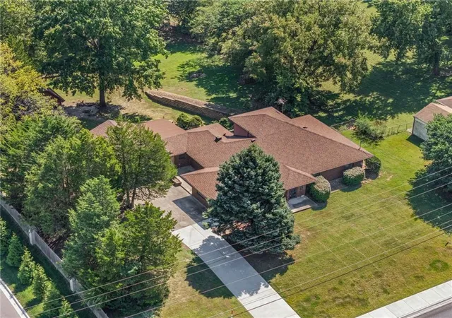 Photo 3 of Sale Pending at 1335 N 90th Street, Kansas City, KS 66112 | MLS# 2639732 | Listing updated on 2026-09-11