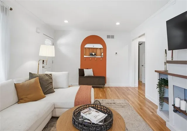 Photo 2 of Sale Pending at 10827 W 62nd Street, Shawnee, KS 66203 | MLS# 2639735 | Listing updated on 2026-10-03