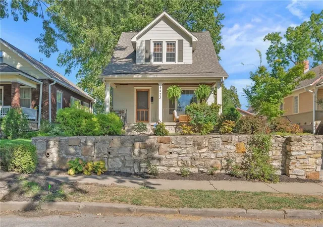 Photo 1 of Single family home for sale at 4423 Genessee St, Kansas City, MO 64111 | MLS# 2639737 | Listing updated on 2026-09-13