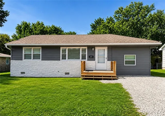 Photo 1 of Single family home for sale at 303 S Washington Ave, Knob Noster, MO 65336 | MLS# 2639749 | Listing updated on 2026-09-15