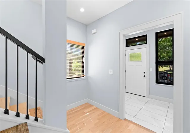 Photo 3 of Single family home for sale at 2829 Harrison St, Kansas City, MO 64109 | MLS# 2639802 | Listing updated on 2026-09-13