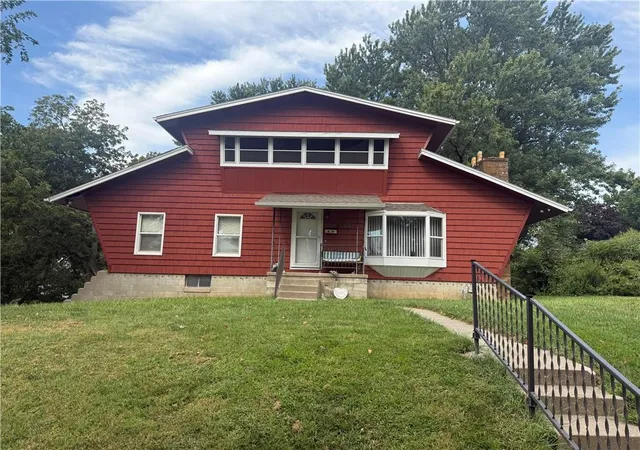 Photo 1 of Single family home for sale at 2504 Shirley Dr, Saint Joseph, MO 64503 | MLS# 2639808 | Listing updated on 2026-09-13