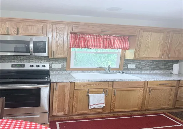 Photo 3 of Single family home for sale at 2504 Shirley Dr, Saint Joseph, MO 64503 | MLS# 2639808 | Listing updated on 2026-10-07