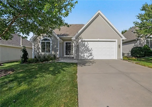 Photo 3 of Sale Pending at 10004 N Arlington Ave, Kansas City, MO 64157 | MLS# 2639857 | Listing updated on 2026-09-13