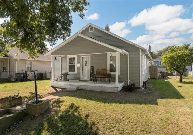 Photo 1 of Sale Pending at 3128 Burnside Ave, St Joseph, MO 64505 | MLS# 2639862 | Listing updated on 2026-09-10
