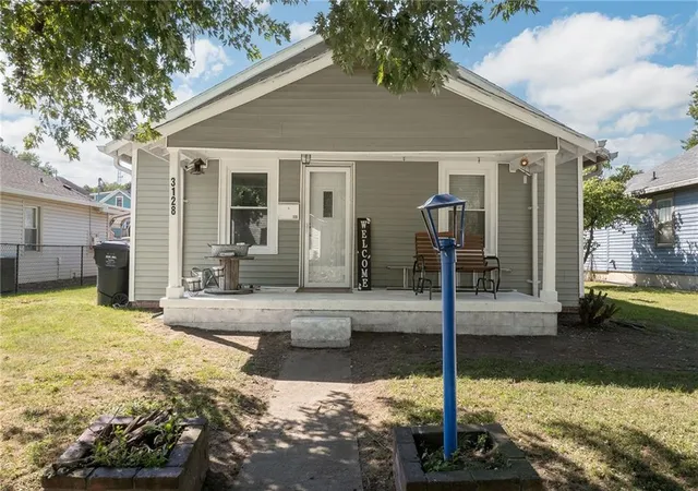 Photo 2 of Sale Pending at 3128 Burnside Ave, St Joseph, MO 64505 | MLS# 2639862 | Listing updated on 2026-09-10