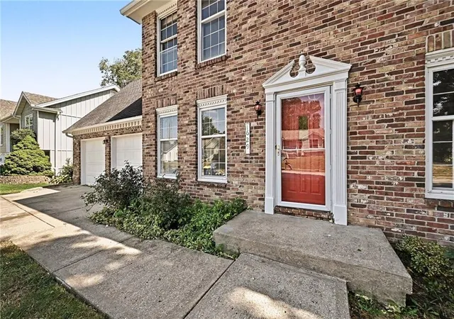Photo 3 of Single family home for sale at 1629 Dunwich Dr, Liberty, MO 64068 | MLS# 2639873 | Listing updated on 2026-09-11