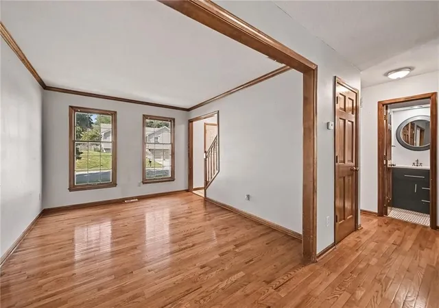 Photo 3 of Single family home for sale at 1629 Dunwich Dr, Liberty, MO 64068 | MLS# 2639873 | Listing updated on 2026-09-11