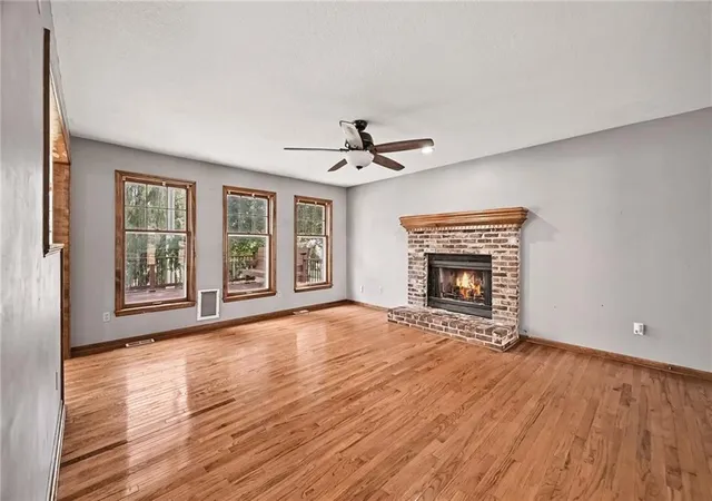 Photo 4 of Single family home for sale at 1629 Dunwich Dr, Liberty, MO 64068 | MLS# 2639873 | Listing updated on 2026-09-11