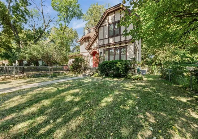 Photo 1 of Single family home for sale at 4928 Troostwood Rd, Kansas City, MO 64110 | MLS# 2639885 | Listing updated on 2026-09-12