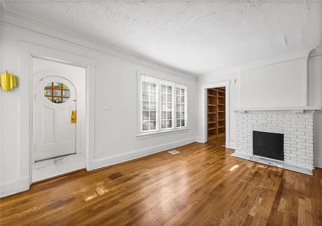 Photo 4 of Single family home for sale at 4928 Troostwood Rd, Kansas City, MO 64110 | MLS# 2639885 | Listing updated on 2026-09-12