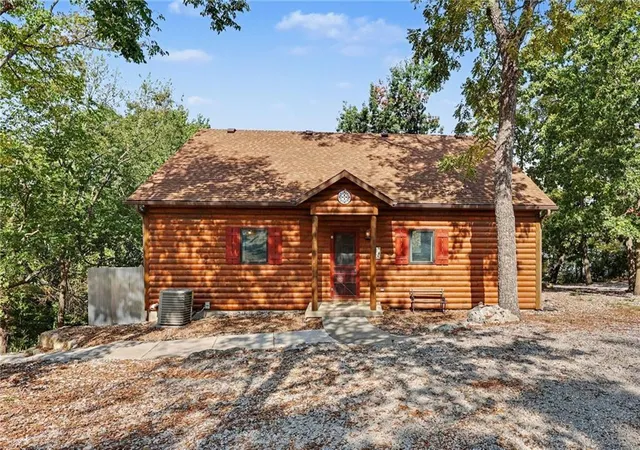 Photo 2 of Sale Pending at 109 Ridge Crst Dr, Mound City, KS 66056 | MLS# 2639897 | Listing updated on 2026-09-23