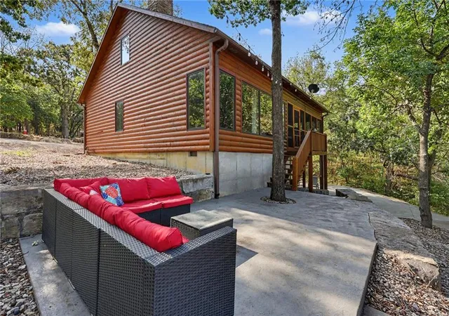 Photo 3 of Sale Pending at 109 Ridge Crst Dr, Mound City, KS 66056 | MLS# 2639897 | Listing updated on 2026-09-23