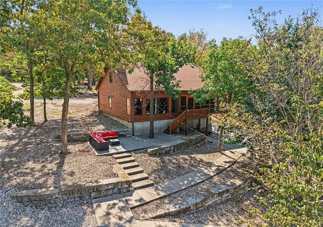 Photo 3 of Sale Pending at 109 Ridge Crst Dr, Mound City, KS 66056 | MLS# 2639897 | Listing updated on 2026-09-23