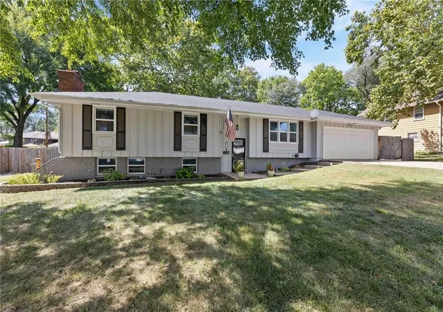 Photo 2 of Sale Pending at 12712 Crystal Ave, Grandview, MO 64030 | MLS# 2639918 | Listing updated on 2026-09-14