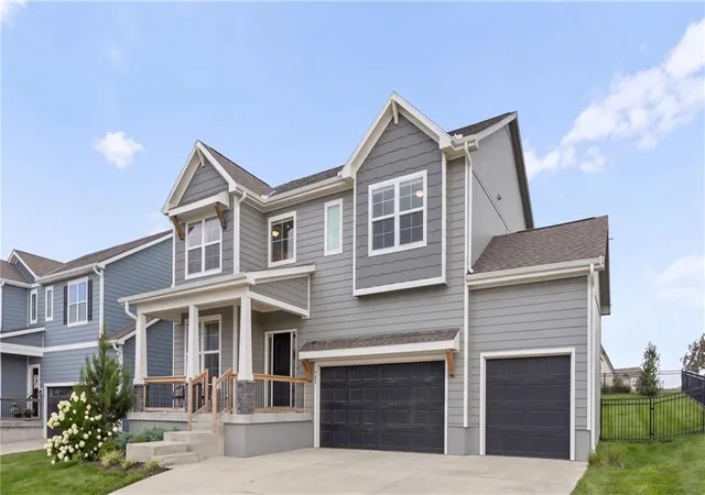 Photo 1 of Single family home for sale at 500 Sw Brummel Rd, Lees Summit, MO 64081 | MLS# 2639938 | Listing updated on 2026-09-15