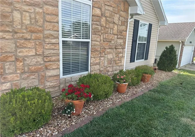 Photo 3 of Sale Pending at 1210 Fox Ridge Dr, Warrensburg, MO 64093 | MLS# 2639952 | Listing updated on 2026-09-10