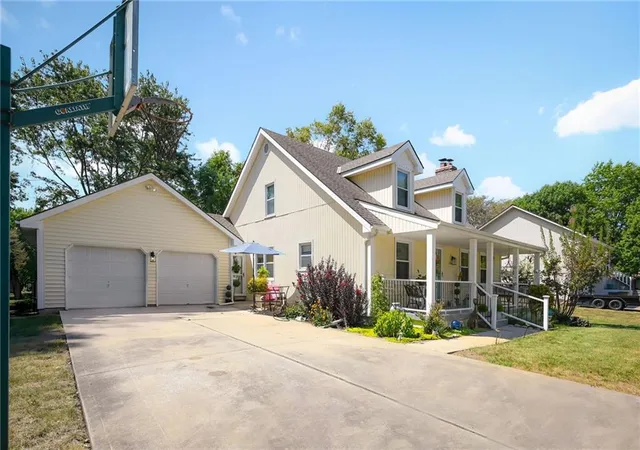 Photo 3 of Sale Pending at 704 Raven St, Raymore, MO 64083 | MLS# 2639962 | Listing updated on 2026-09-10