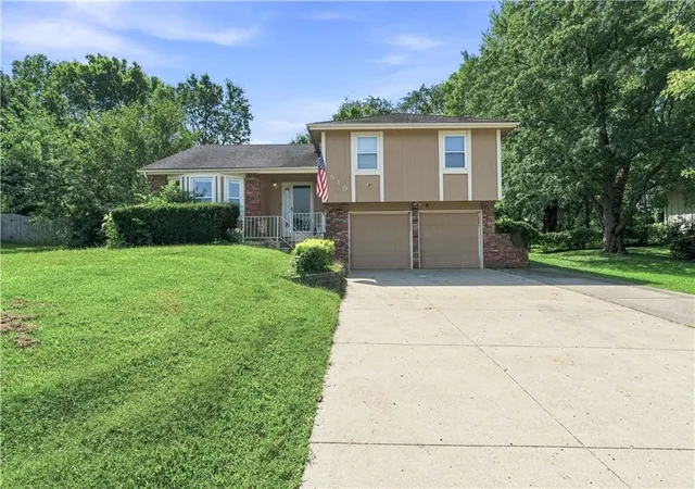 Photo 1 of Single family home for sale at 919 Ne 112th Terrace, Kansas City, MO 64155 | MLS# 2639966 | Listing updated on 2026-09-14