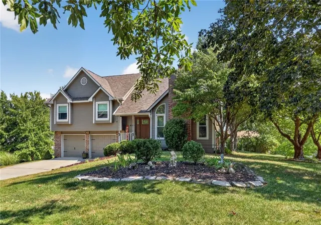 Photo 2 of Sale Pending at 4140 Nw 78th Street, Kansas City, MO 64151 | MLS# 2639983 | Listing updated on 2026-09-11