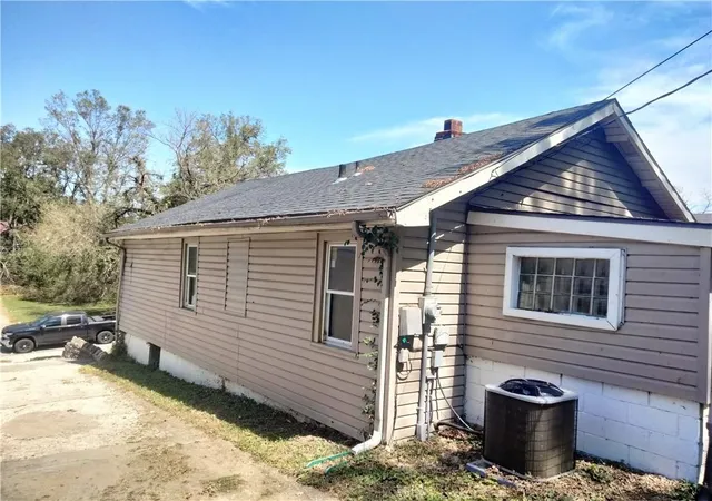 Photo 3 of Single family home for sale at 1057 Webster Ave, Kansas City, KS 66104 | MLS# 2639995 | Listing updated on 2026-09-14