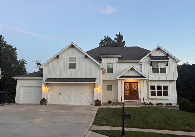 Photo 1 of Sale Pending at 13829 Clear Crk Dr, Kansas City, MO 64152 | MLS# 2640013 | Listing updated on 2026-09-22