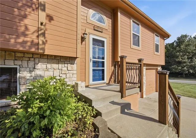 Photo 3 of Single family home for sale at 11421 N Kentucky Ave, Kansas City, MO 64157 | MLS# 2640021 | Listing updated on 2026-09-13