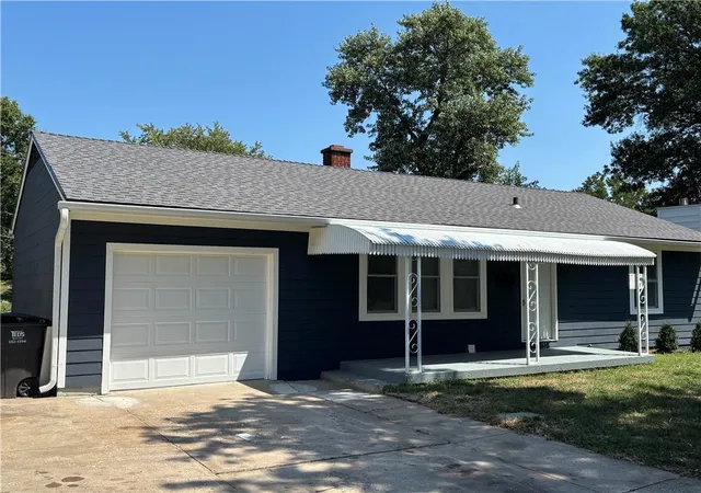 Photo 1 of Sale Pending at 609 N Sunset Dr, Independence, MO 64050 | MLS# 2640035 | Listing updated on 2026-09-15