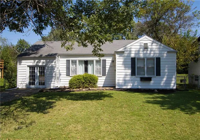 Photo 1 of Single family home for sale at 205 Larkin St, Warrensburg, MO 64093 | MLS# 2640058 | Listing updated on 2026-09-11